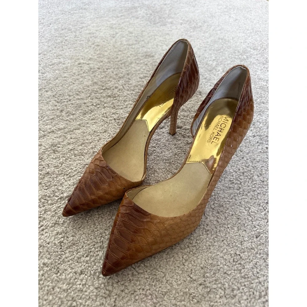 Michael Kors Brown Snakeskin Embossed d'Orsay Pointed Toe Pumps Gold Logo Heel 9
